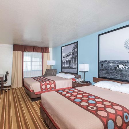 Super 8 By Wyndham Claremore Ok Exterior photo