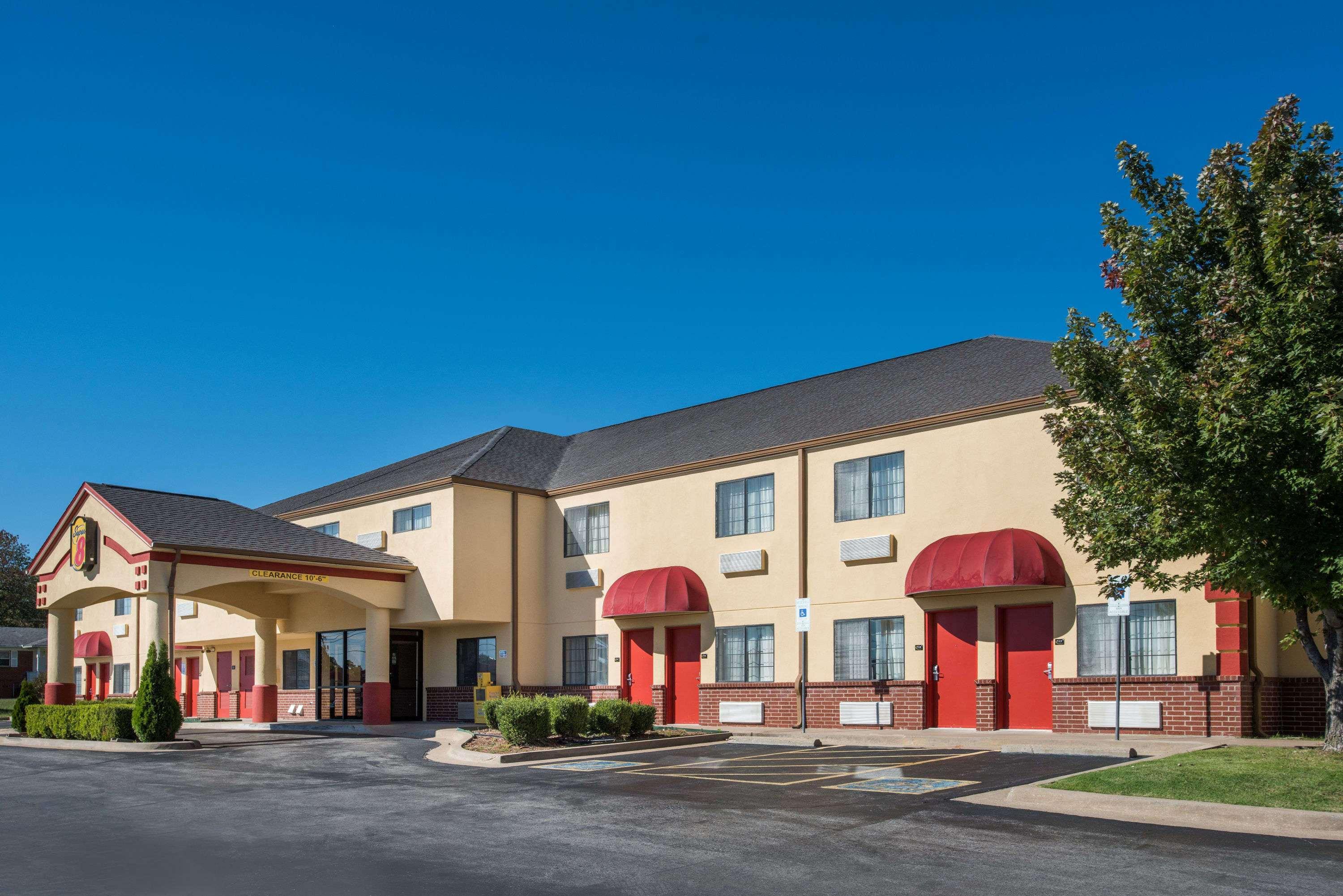 Super 8 By Wyndham Claremore Ok Exterior photo
