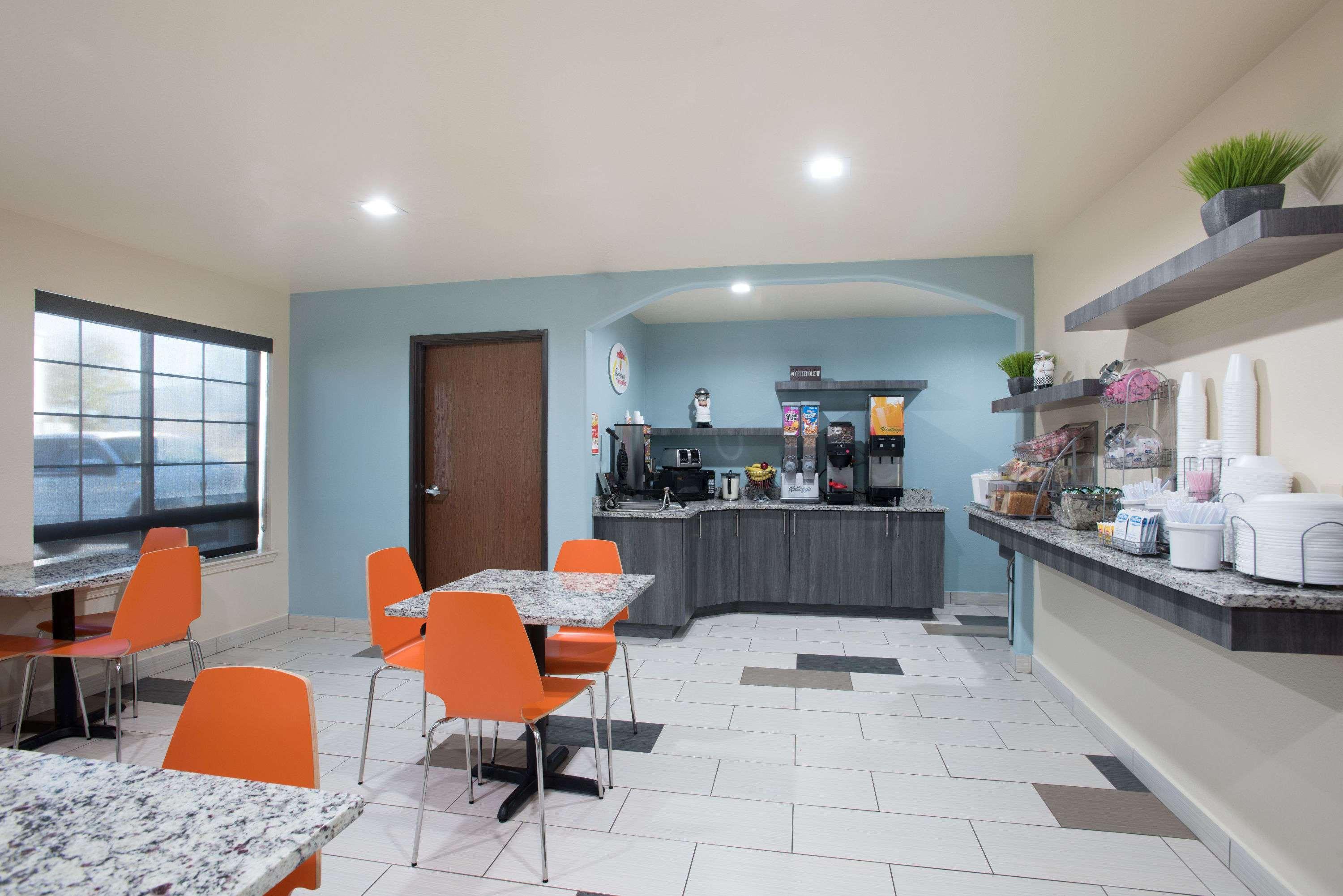 Super 8 By Wyndham Claremore Ok Exterior photo