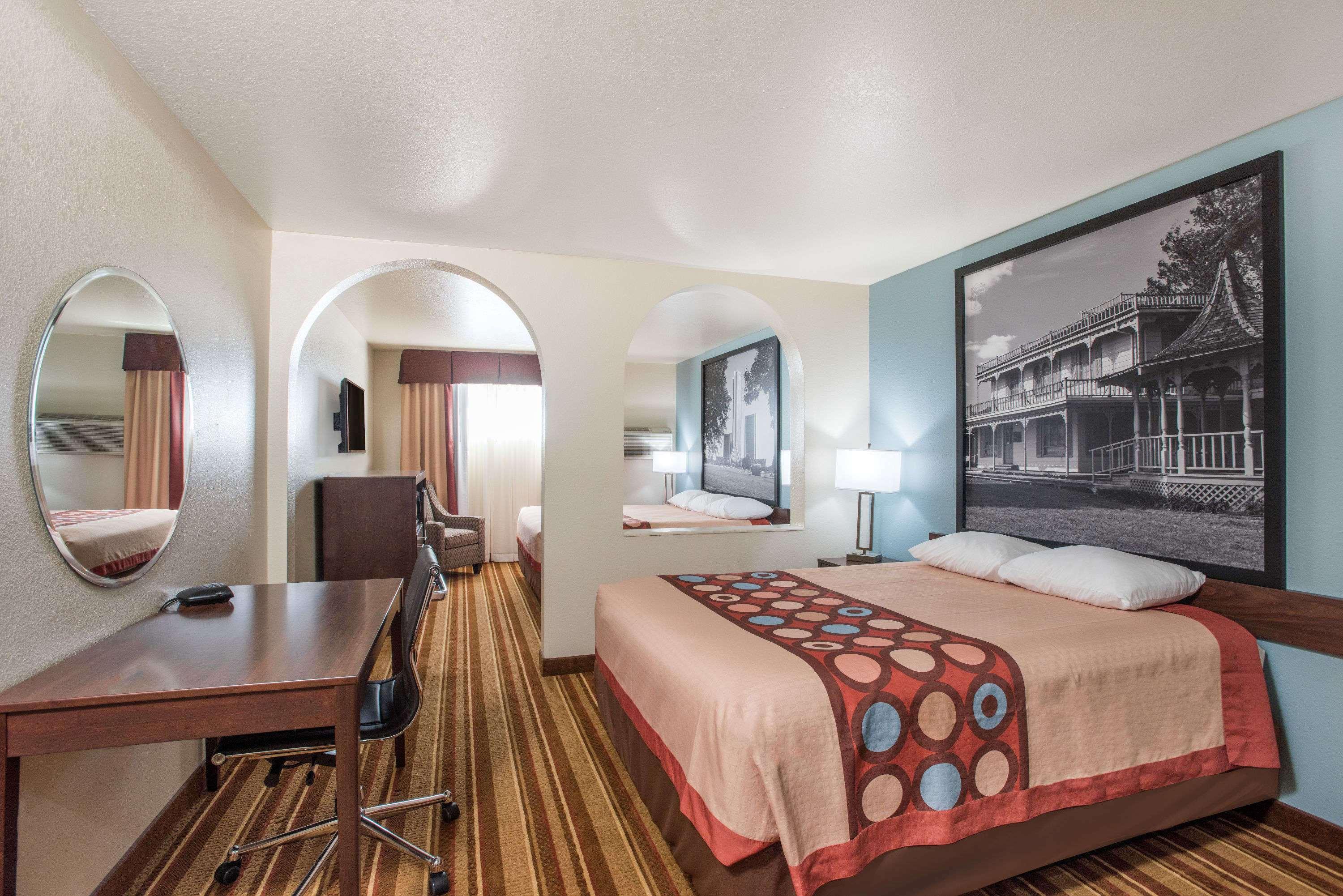 Super 8 By Wyndham Claremore Ok Exterior photo